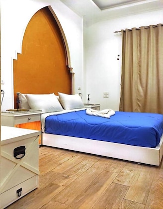 Gallery - Paris Hotel