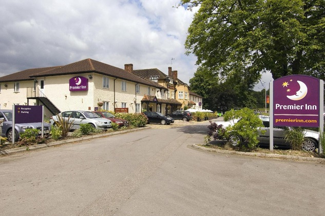 Gallery - Premier Inn Bagshot