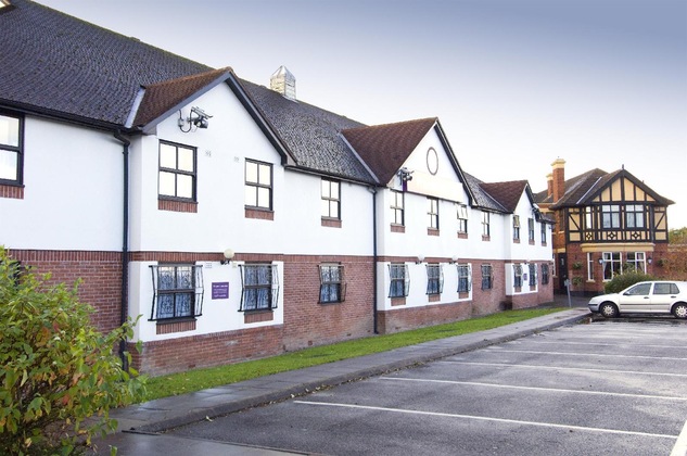 Gallery - Premier Inn Manchester Airport Heald Green