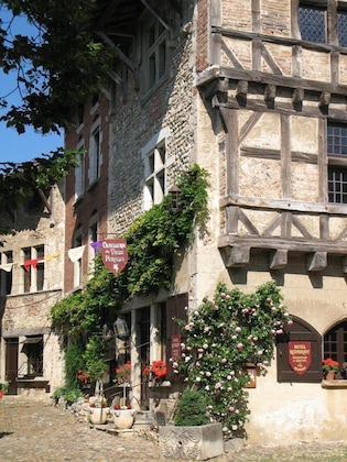 Gallery - Hostellerie Du Vieux Pérouges