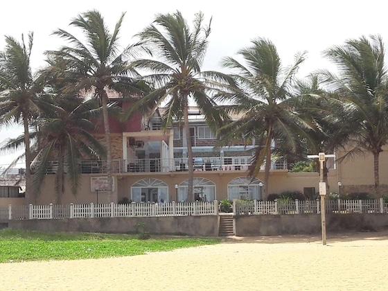Gallery - Oasis Beach Resort