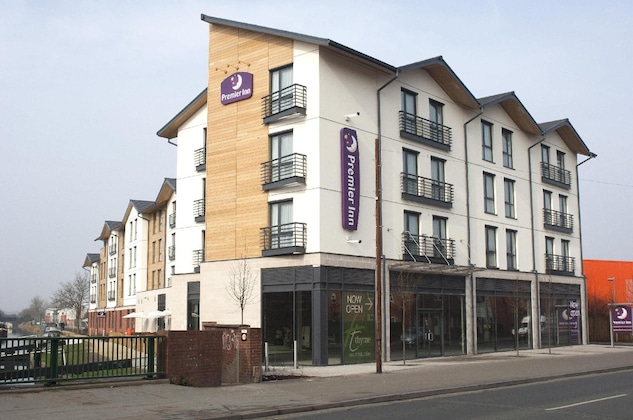 Gallery - Premier Inn Stratford Upon Avon Waterways