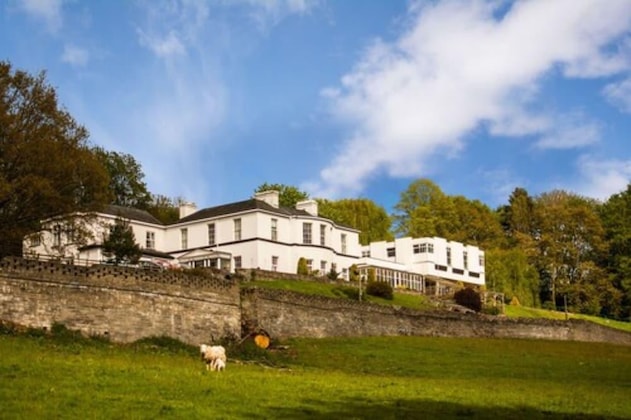 Gallery - The Manor Hotel