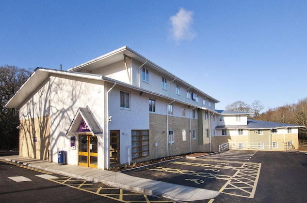 Gallery - Premier Inn Christchurch Highcliffe