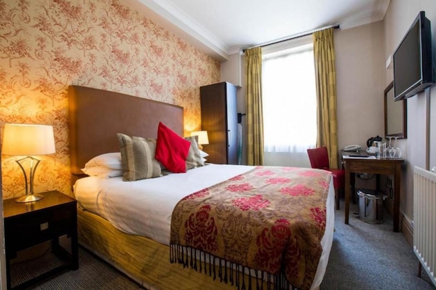 Gallery - The Sun Hotel & Bar