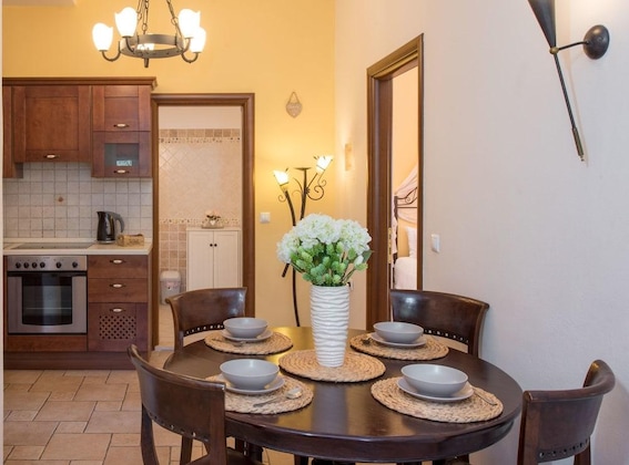 Gallery - Sebastian's Family Taverna & Accommodation