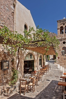 Gallery - Menexes Suites Monemvasia