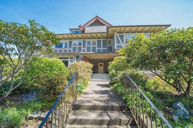 Gallery - Dashwood Manor Seaside Bed & Breakfast