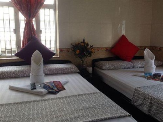Gallery - New London Hostel