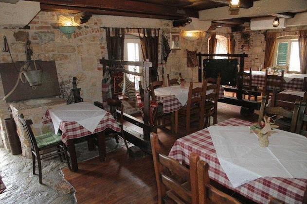 Gallery - XIV Century rooms