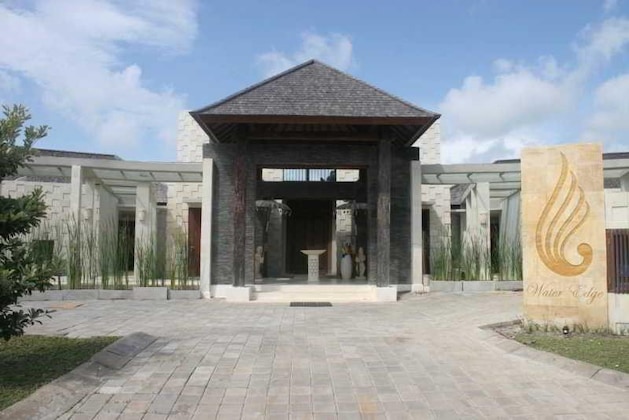 Gallery - Water Edge Villa