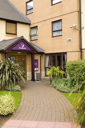 Gallery - Premier Inn Rugby North (M6 Jct1)