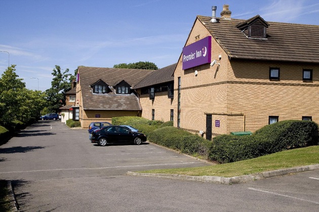 Gallery - Premier Inn Northampton South (Wootton)