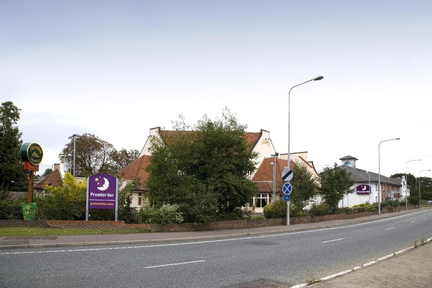 Gallery - Premier Inn Basildon (Rayleigh)