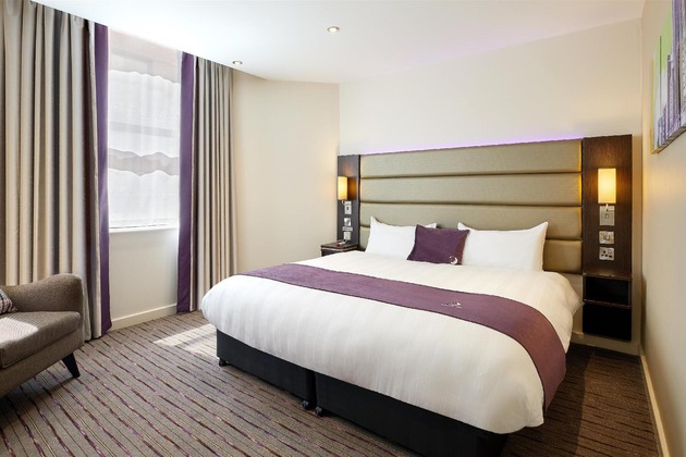 Gallery - Premier Inn Glasgow East Kilbride Central