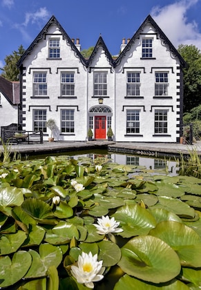Gallery - Coed Mawr Hall