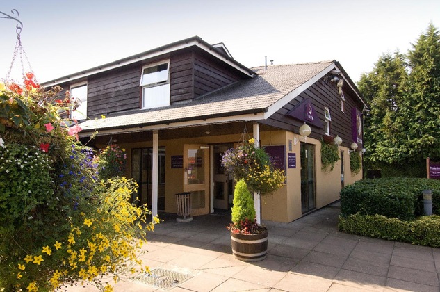 Gallery - Premier Inn Cheltenham North West