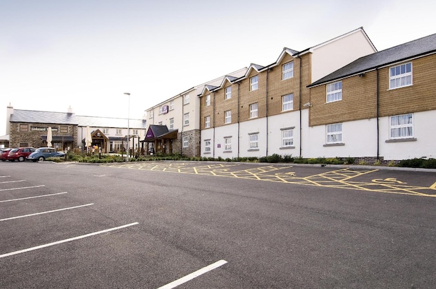 Gallery - Premier Inn Liskeard