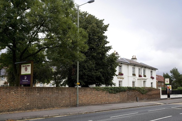 Gallery - Premier Inn Epsom Central