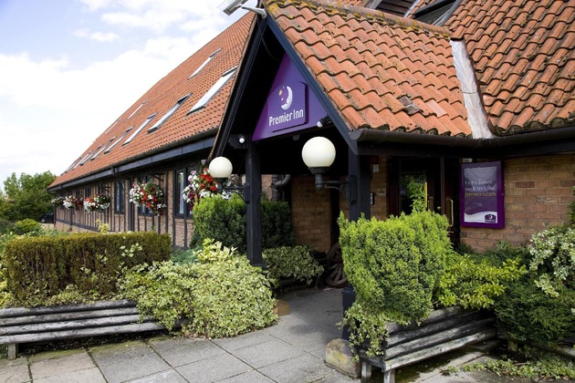 Gallery - Premier Inn Milton Keynes South