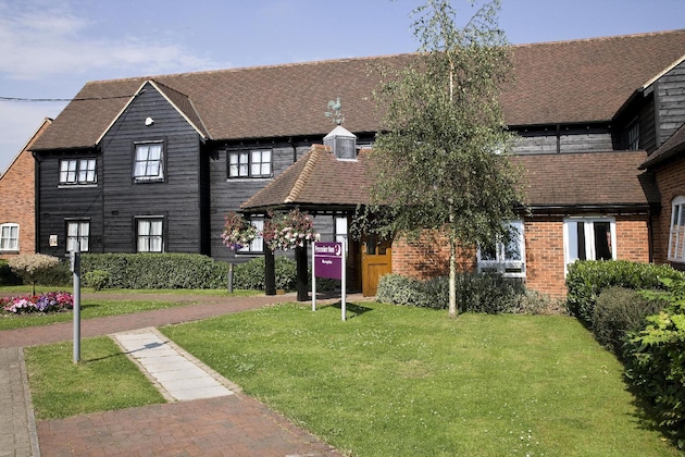 Gallery - Premier Inn St. Albans Bricket Wood