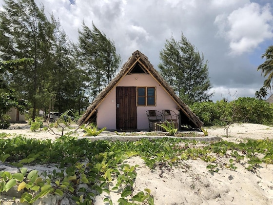 Gallery - Blue Earth Beach Bungalows