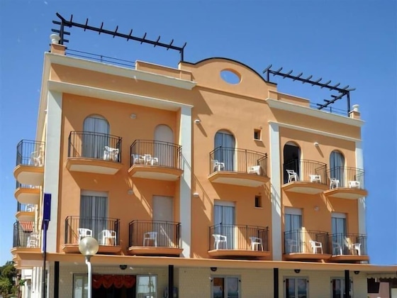 Gallery - Hotel Holiday Beach