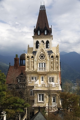 Gallery - The Old England Manor