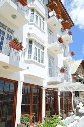 Gallery - Royal Hills