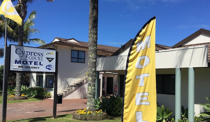 Gallery - Cypress Court Motel