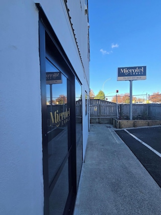 Gallery - Microtel Lodge Hamilton