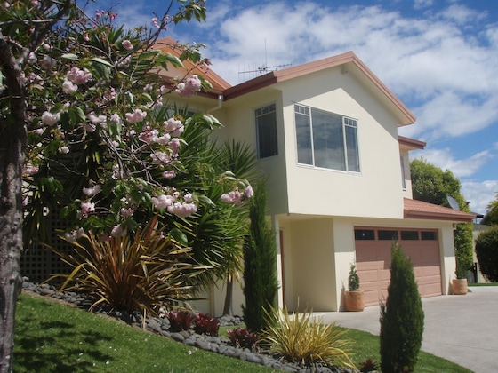 Gallery - Seascape Villa Bed & Breakfast