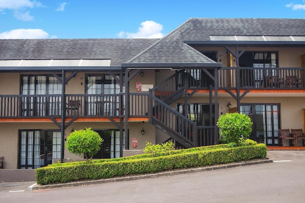 Gallery - Knights Inn