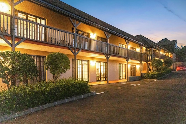 Gallery - Knights Inn