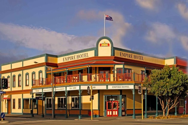 Gallery - The Cobb Hotel