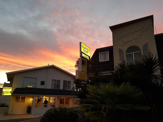 Gallery - Courtesy Court Motel