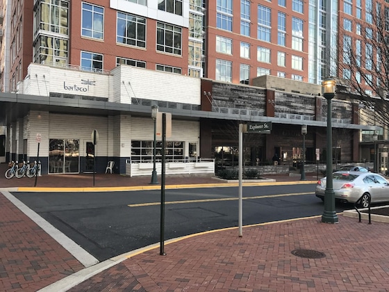 Gallery - Lrv Avant At Reston Town Center