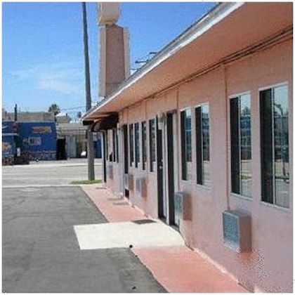 Gallery - Tower Motel Long Beach