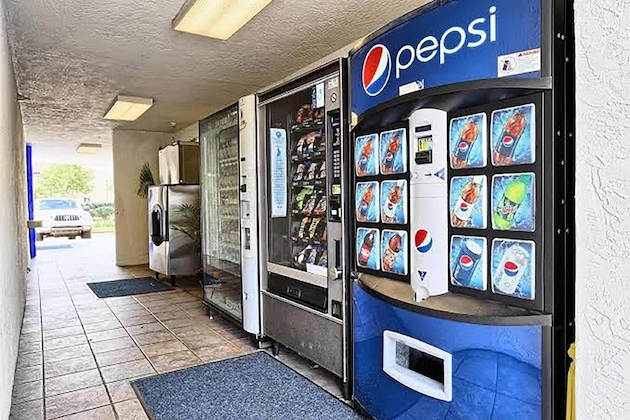 Gallery - Motel 6 Petaluma