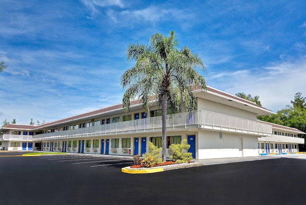 Gallery - Motel 6 Dania Beach