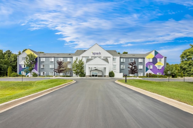 Gallery - Spark By Hilton Traverse City
