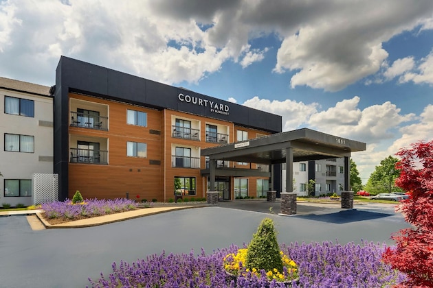 Gallery - Courtyard Lexington South Hamburg Place