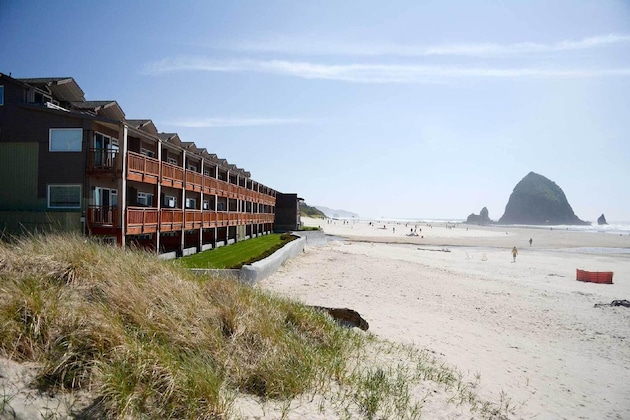 Gallery - Surfsand Resort