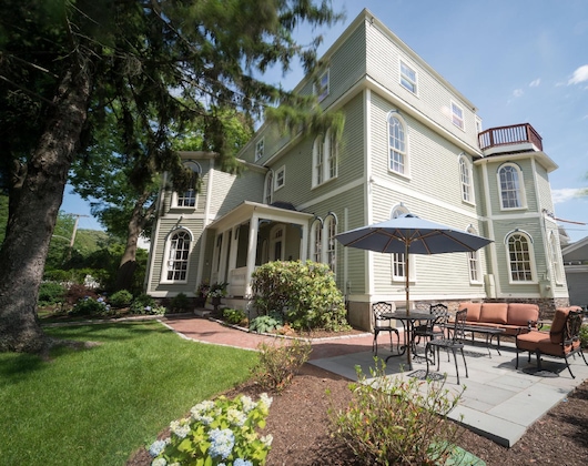 Gallery - Serenity Inn Newport