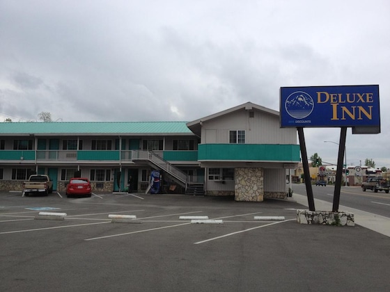 Gallery - Deluxe Inn