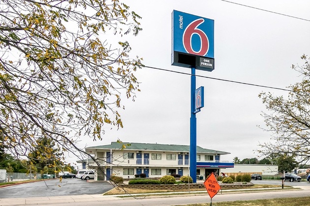 Gallery - Motel 6 Janesville