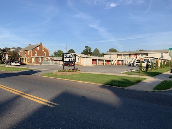 Gallery - Dutch Motel Palmyra