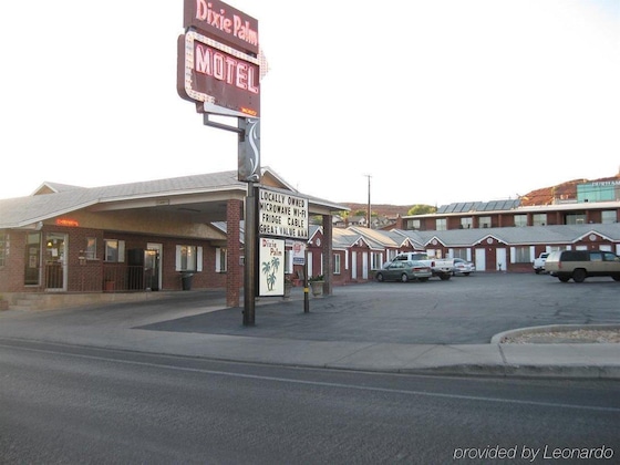 Gallery - Dixie Palms Motel