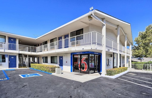 Gallery - Super 8 By Wyndham Walnut Creek