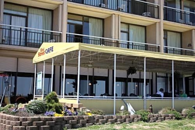 Gallery - Four Sails Resort